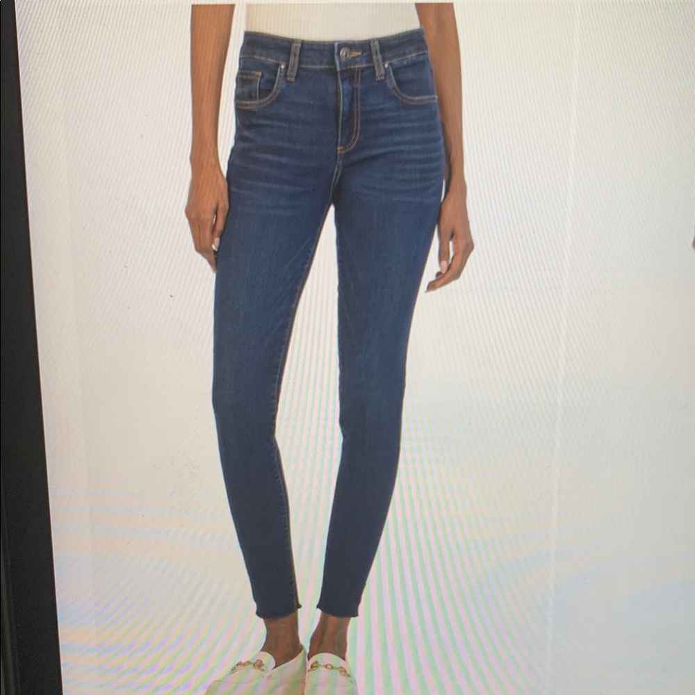 Women’s blue skinny jeans